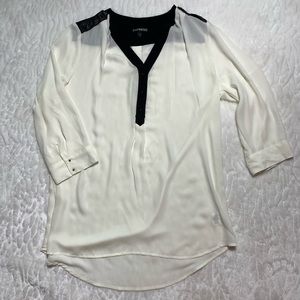 Express Medium Black & White 3/4 Sleeve Blouse